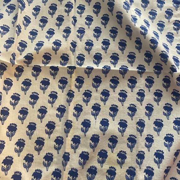 Set of 8 Cobalt and White Colored Cloth Napkins - Picture 4 of 6